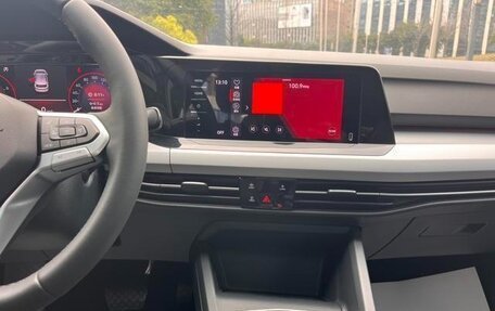 Volkswagen Golf VIII, 2022 год, 1 740 000 рублей, 20 фотография