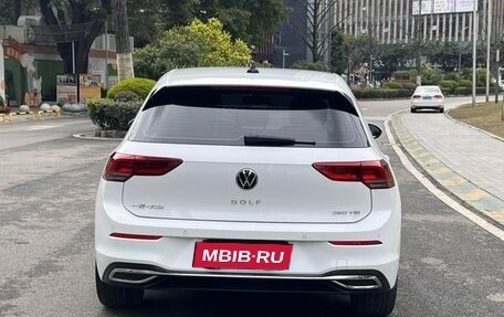 Volkswagen Golf VIII, 2022 год, 1 740 000 рублей, 3 фотография