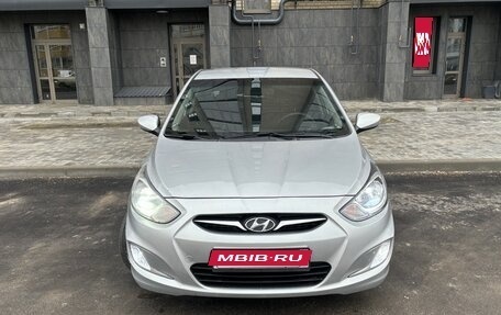 Hyundai Solaris II рестайлинг, 2013 год, 680 000 рублей, 1 фотография