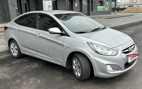 Hyundai Solaris II рестайлинг, 2013 год, 680 000 рублей, 2 фотография