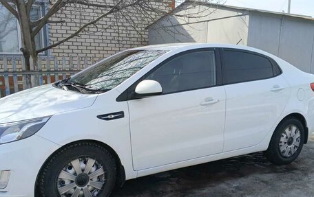 KIA Rio III рестайлинг, 2014 год, 1 000 000 рублей, 3 фотография