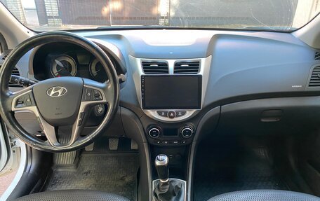 Hyundai Solaris II рестайлинг, 2016 год, 980 000 рублей, 8 фотография
