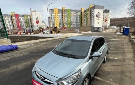 Hyundai Solaris II рестайлинг, 2011 год, 850 000 рублей, 3 фотография