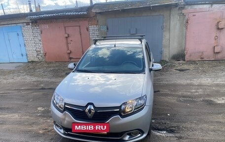 Renault Logan II, 2014 год, 900 000 рублей, 6 фотография