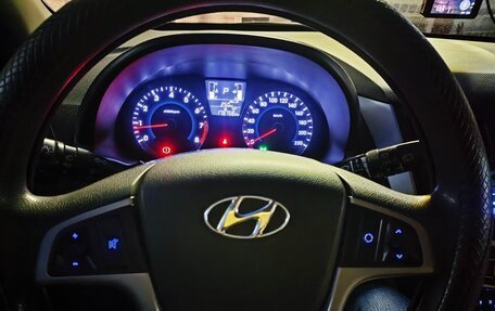 Hyundai Solaris II рестайлинг, 2015 год, 1 170 000 рублей, 11 фотография