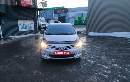 Hyundai Solaris II рестайлинг, 2015 год, 1 170 000 рублей, 1 фотография