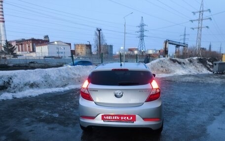 Hyundai Solaris II рестайлинг, 2015 год, 1 170 000 рублей, 4 фотография