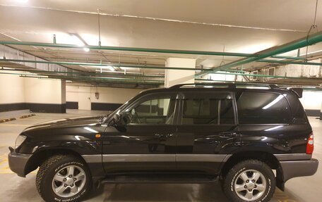 Toyota Land Cruiser 100 рестайлинг 2, 2005 год, 3 300 000 рублей, 3 фотография