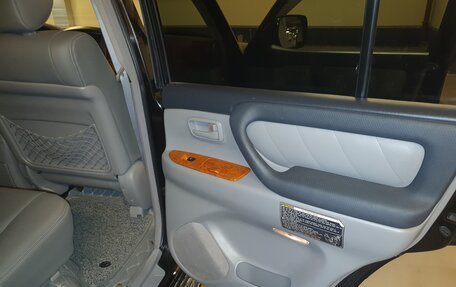 Toyota Land Cruiser 100 рестайлинг 2, 2005 год, 3 300 000 рублей, 13 фотография