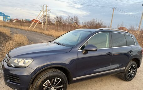 Volkswagen Touareg III, 2011 год, 2 300 000 рублей, 2 фотография