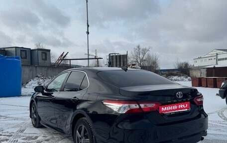 Toyota Camry, 2021 год, 2 700 000 рублей, 3 фотография