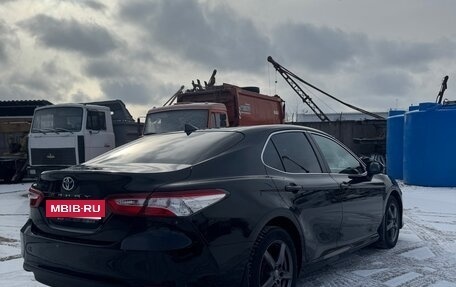 Toyota Camry, 2021 год, 2 700 000 рублей, 4 фотография