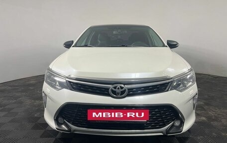 Toyota Camry, 2017 год, 2 850 000 рублей, 2 фотография