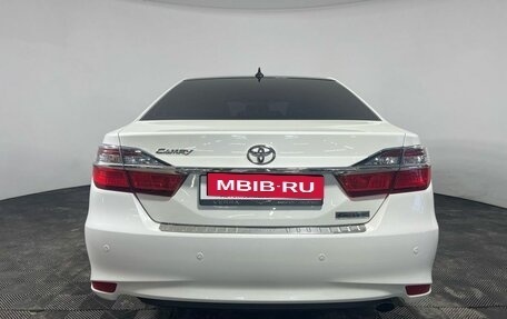 Toyota Camry, 2017 год, 2 850 000 рублей, 6 фотография