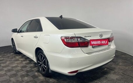 Toyota Camry, 2017 год, 2 850 000 рублей, 7 фотография