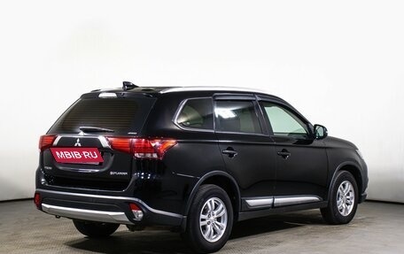 Mitsubishi Outlander III рестайлинг 3, 2018 год, 1 997 000 рублей, 5 фотография