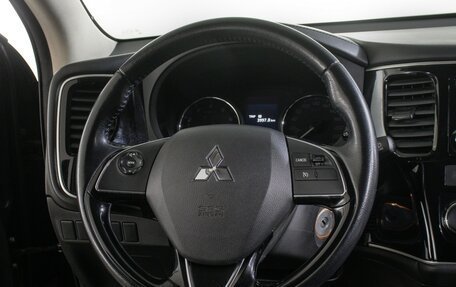 Mitsubishi Outlander III рестайлинг 3, 2018 год, 1 997 000 рублей, 17 фотография