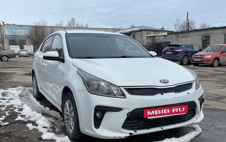 KIA Rio IV, 2018 год, 830 000 рублей, 2 фотография