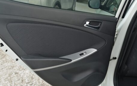 Hyundai Solaris II рестайлинг, 2012 год, 999 000 рублей, 16 фотография