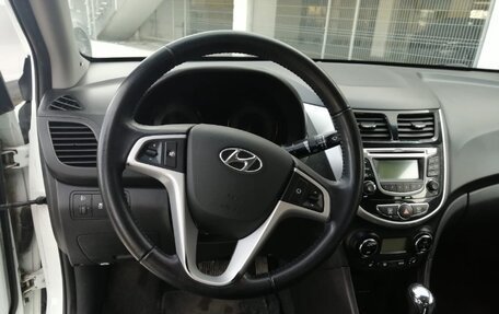 Hyundai Solaris II рестайлинг, 2012 год, 999 000 рублей, 20 фотография
