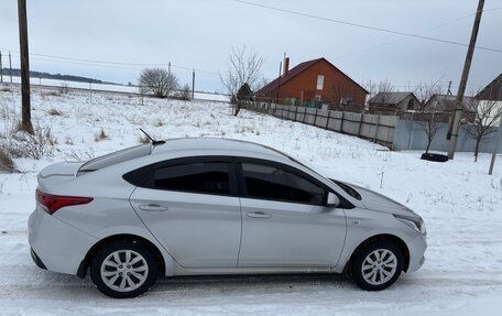 Hyundai Solaris II рестайлинг, 2017 год, 1 350 000 рублей, 4 фотография