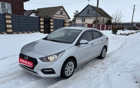 Hyundai Solaris II рестайлинг, 2017 год, 1 350 000 рублей, 2 фотография