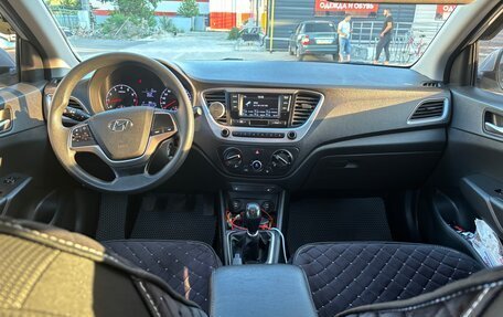 Hyundai Solaris II рестайлинг, 2017 год, 1 350 000 рублей, 18 фотография