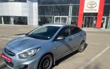 Hyundai Solaris II рестайлинг, 2012 год, 740 000 рублей, 3 фотография