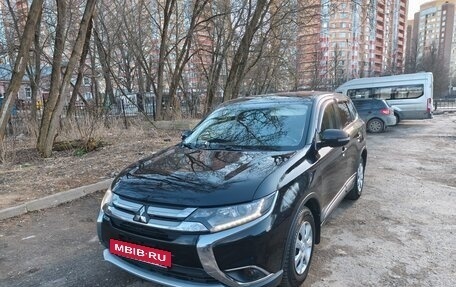 Mitsubishi Outlander III рестайлинг 3, 2018 год, 2 000 000 рублей, 13 фотография