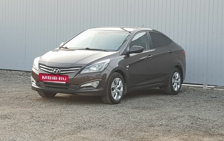 Hyundai Solaris II рестайлинг, 2015 год, 1 095 000 рублей, 2 фотография