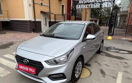 Hyundai Solaris II рестайлинг, 2017 год, 1 400 000 рублей, 2 фотография