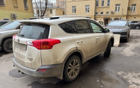 Toyota RAV4, 2015 год, 2 300 000 рублей, 4 фотография