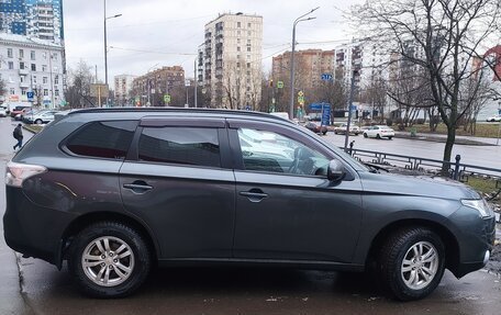 Mitsubishi Outlander III рестайлинг 3, 2013 год, 1 380 000 рублей, 4 фотография