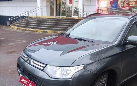 Mitsubishi Outlander III рестайлинг 3, 2013 год, 1 380 000 рублей, 5 фотография