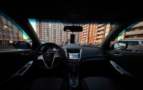 Hyundai Solaris II рестайлинг, 2011 год, 750 000 рублей, 17 фотография