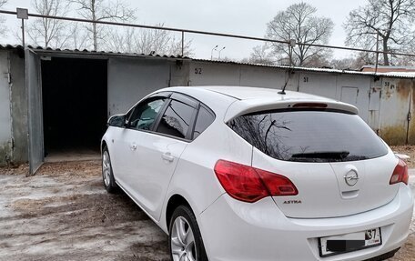 Opel Astra J, 2012 год, 720 000 рублей, 4 фотография