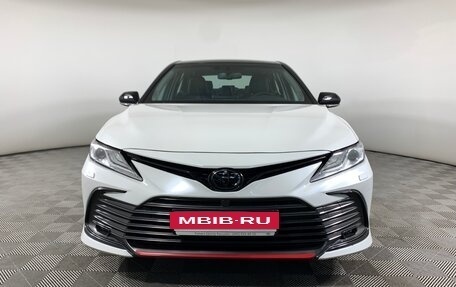 Toyota Camry, 2022 год, 3 500 000 рублей, 2 фотография