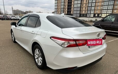 Toyota Camry, 2018 год, 2 050 000 рублей, 4 фотография