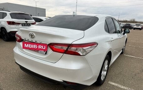 Toyota Camry, 2018 год, 2 050 000 рублей, 3 фотография