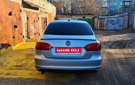 Volkswagen Jetta VI, 2012 год, 950 000 рублей, 2 фотография