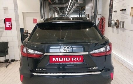 Lexus RX IV рестайлинг, 2017 год, 3 677 000 рублей, 6 фотография