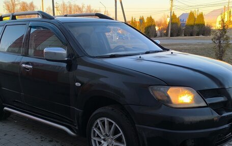 Mitsubishi Outlander III рестайлинг 3, 2004 год, 500 000 рублей, 2 фотография