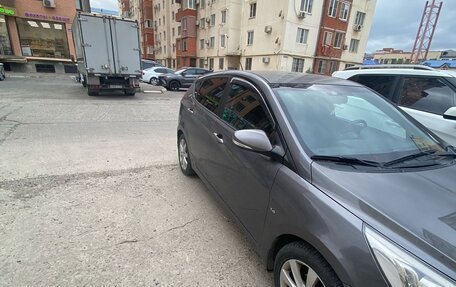 Hyundai Solaris II рестайлинг, 2013 год, 950 000 рублей, 2 фотография