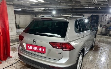 Volkswagen Tiguan II, 2017 год, 2 680 000 рублей, 6 фотография