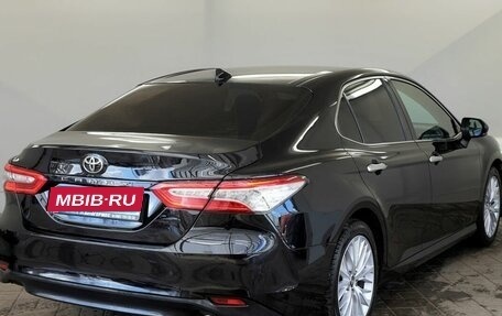 Toyota Camry, 2018 год, 2 499 000 рублей, 4 фотография