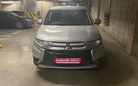 Mitsubishi Outlander III рестайлинг 3, 2015 год, 1 450 000 рублей, 3 фотография