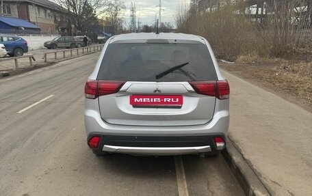 Mitsubishi Outlander III рестайлинг 3, 2015 год, 1 450 000 рублей, 12 фотография