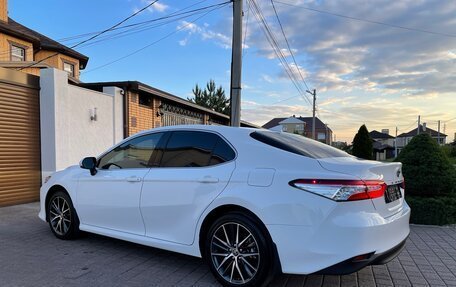 Toyota Camry, 2022 год, 3 700 000 рублей, 6 фотография