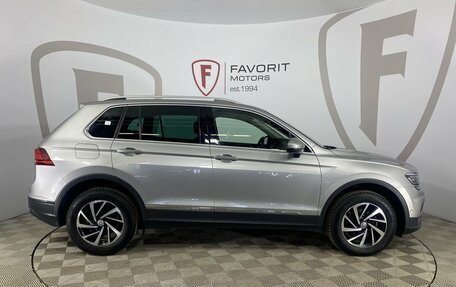 Volkswagen Tiguan II, 2018 год, 2 490 000 рублей, 4 фотография