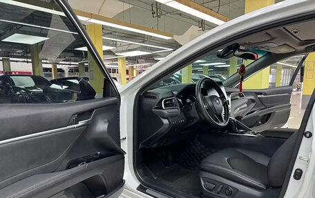 Toyota Camry, 2022 год, 2 180 000 рублей, 8 фотография